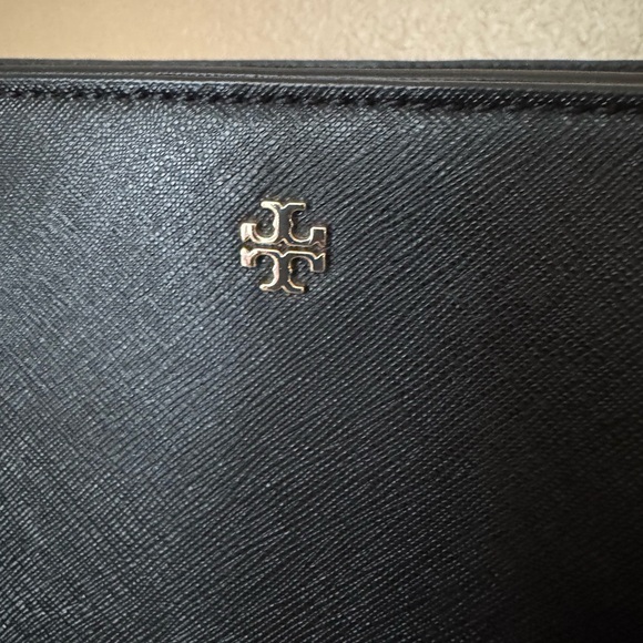 Tory Burch Large Robinson Handbag - Picture 5 of 9